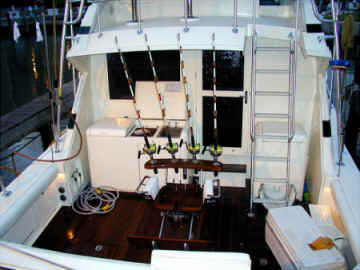 Copy of boat stern.bmp (291654 bytes)